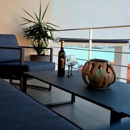 빌라 Luxury Lana Apt, Seaview Terrace, Large Outdoor Space, Bbq