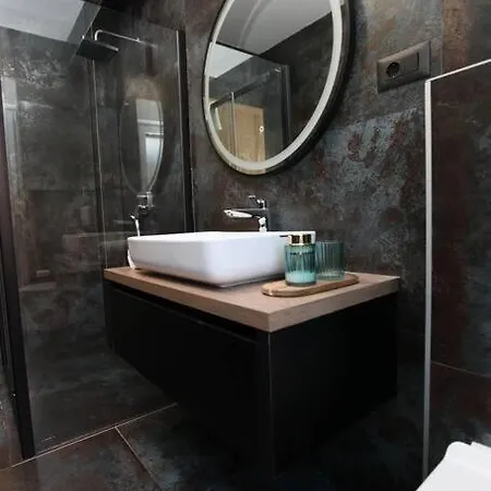 Luxury Lana Apt, Seaview Terrace, Large Outdoor Space, Bbq Villa *