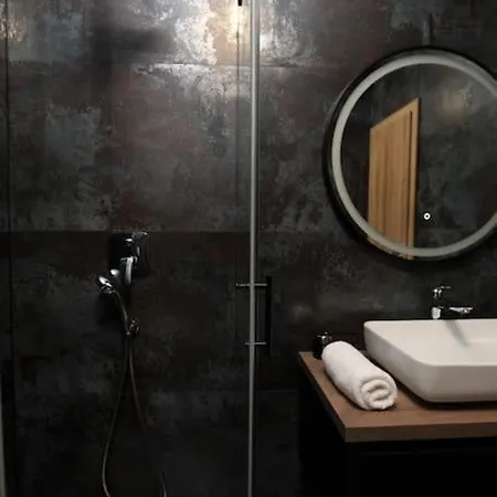 Luxury Lana Apt, Seaview Terrace, Large Outdoor Space, Bbq Villa