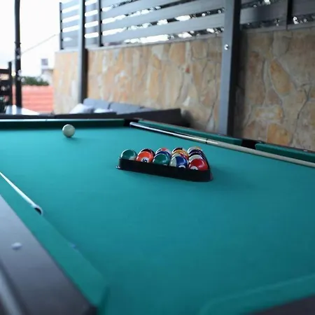 Luxury Lana Apt, Seaview Terrace, Large Outdoor Space, Bbq *