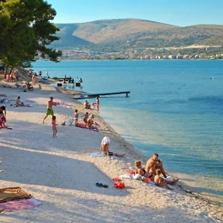 Luxury Lana Apt, Seaview Terrace, Large Outdoor Space, Bbq Willa