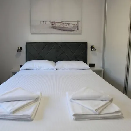 Willa Luxury Lana Apt, Seaview Terrace, Large Outdoor Space, Bbq