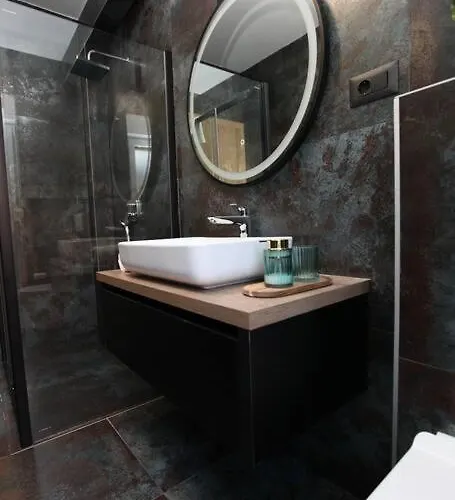 Luxury Lana Apt, Seaview Terrace, Large Outdoor Space, Bbq Villa *