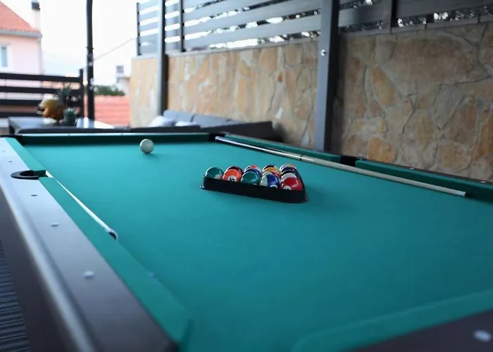 Luxury Lana Apt, Seaview Terrace, Large Outdoor Space, Bbq *