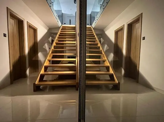 Luxury Lana Apt, Seaview Terrace, Large Outdoor Space, Bbq Villa