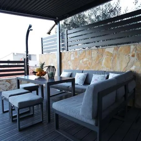 Villa Luxury Lana Apt, Seaview Terrace, Large Outdoor Space, Bbq Trogir