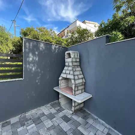 Luxury Lana Apt, Seaview Terrace, Large Outdoor Space, Bbq * Trogir